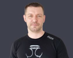 Роман Марченко